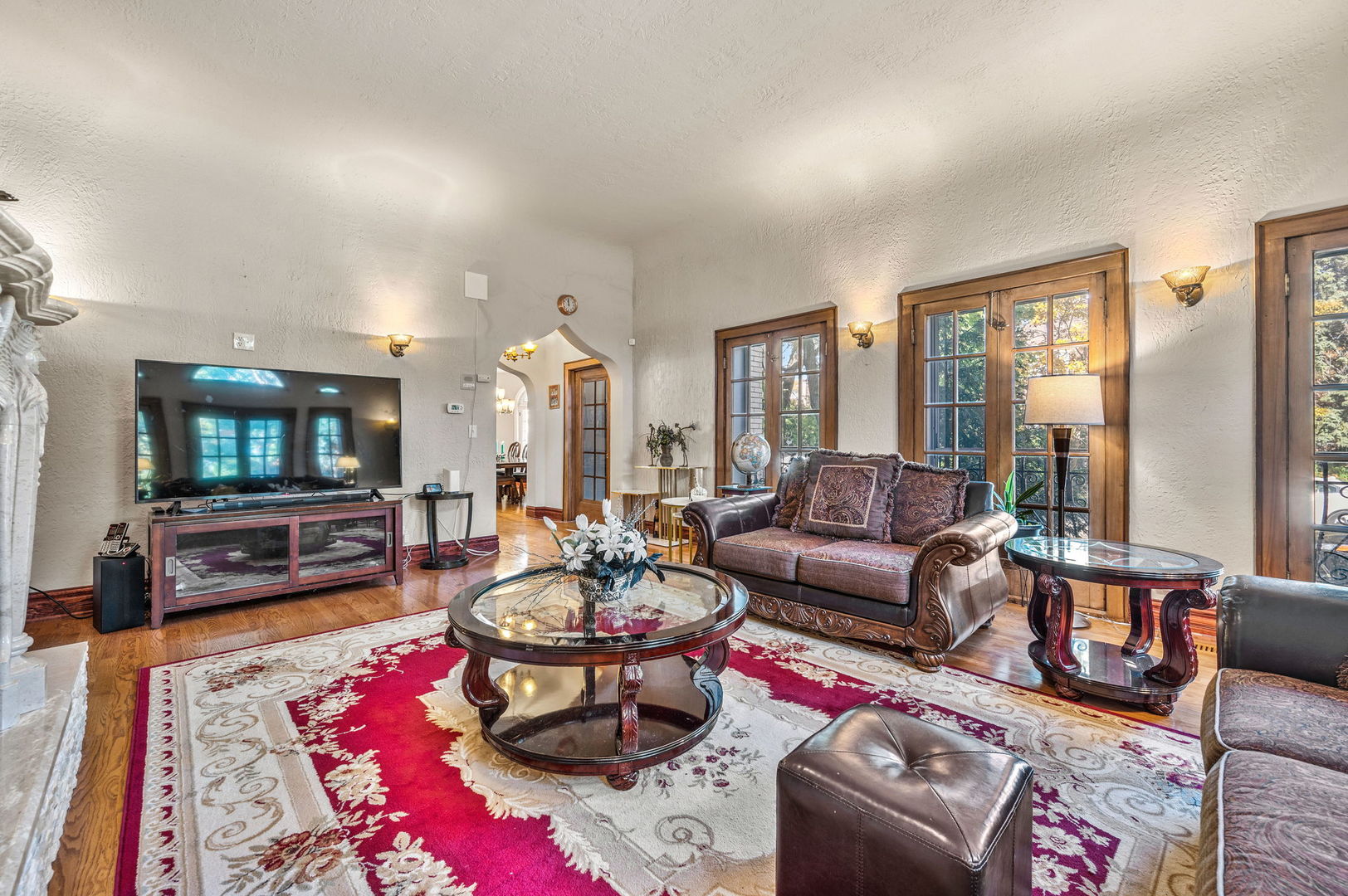 6658 N Fairfield Avenue