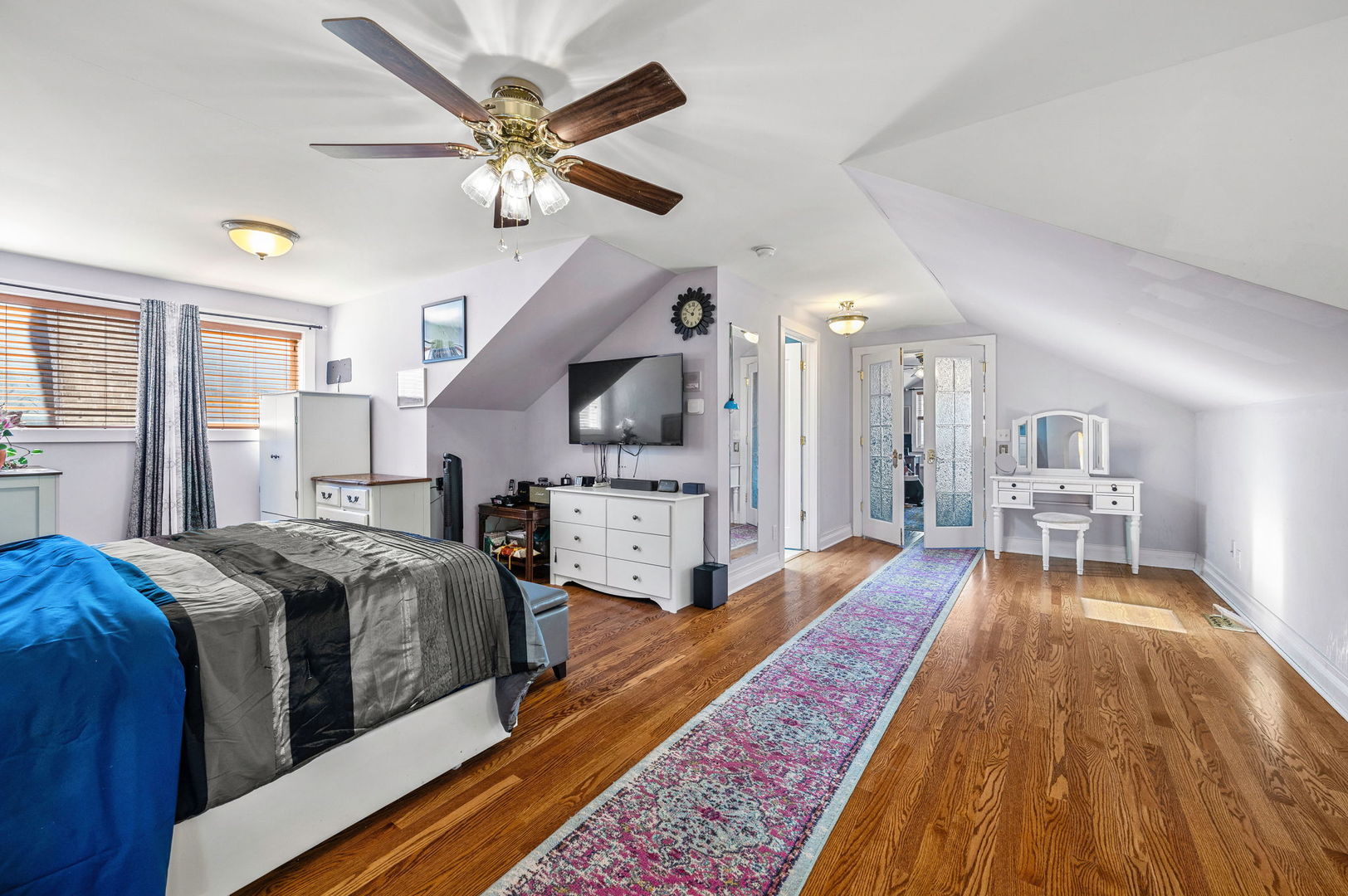 6658 N Fairfield Avenue