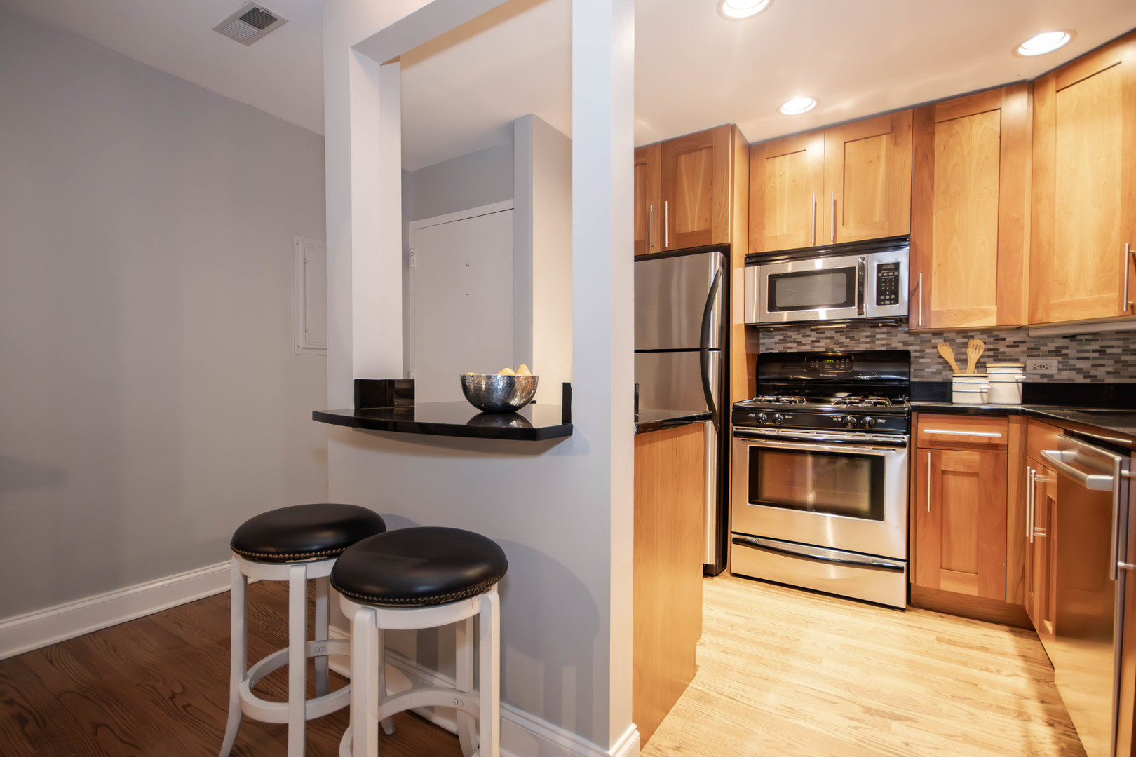 2131 N Larrabee Street Unit: 6104
