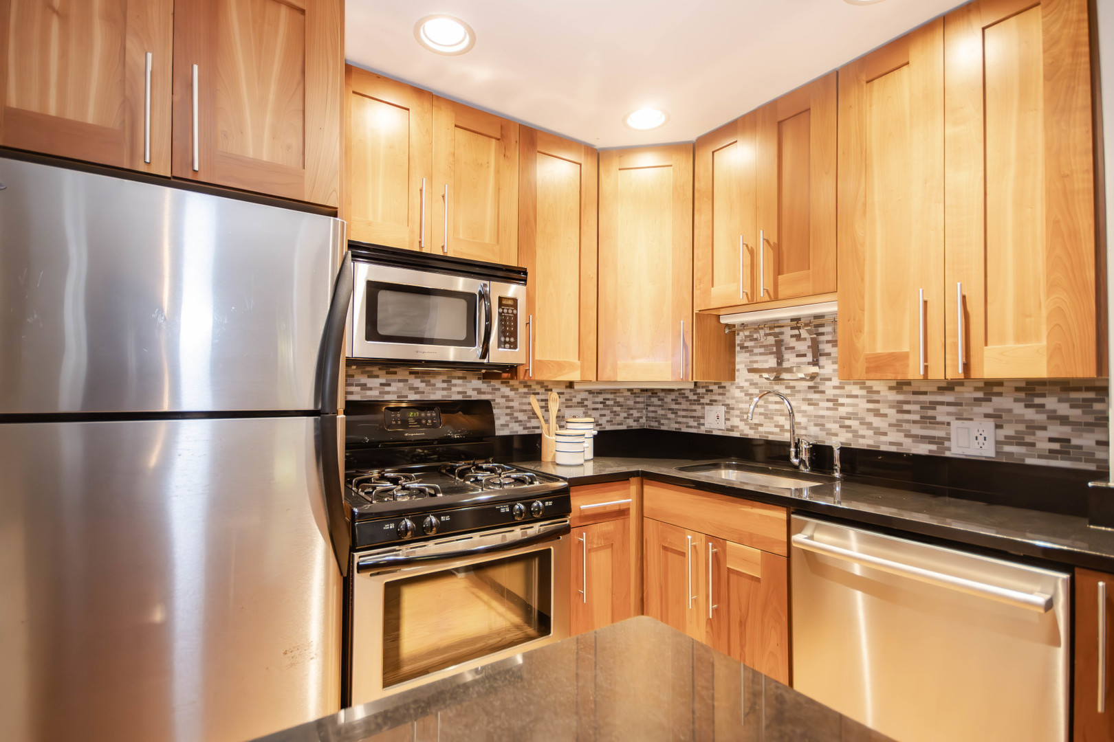 2131 N Larrabee Street Unit: 6104