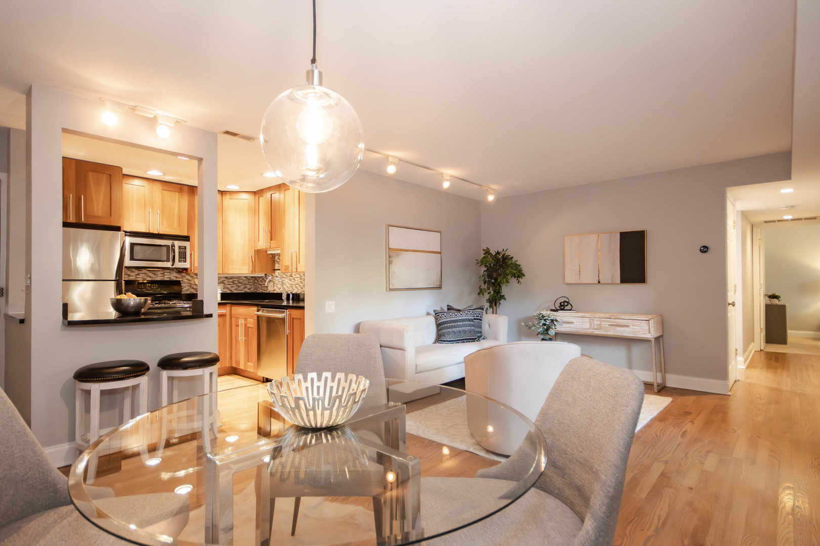 2131 N Larrabee Street Unit: 6104
