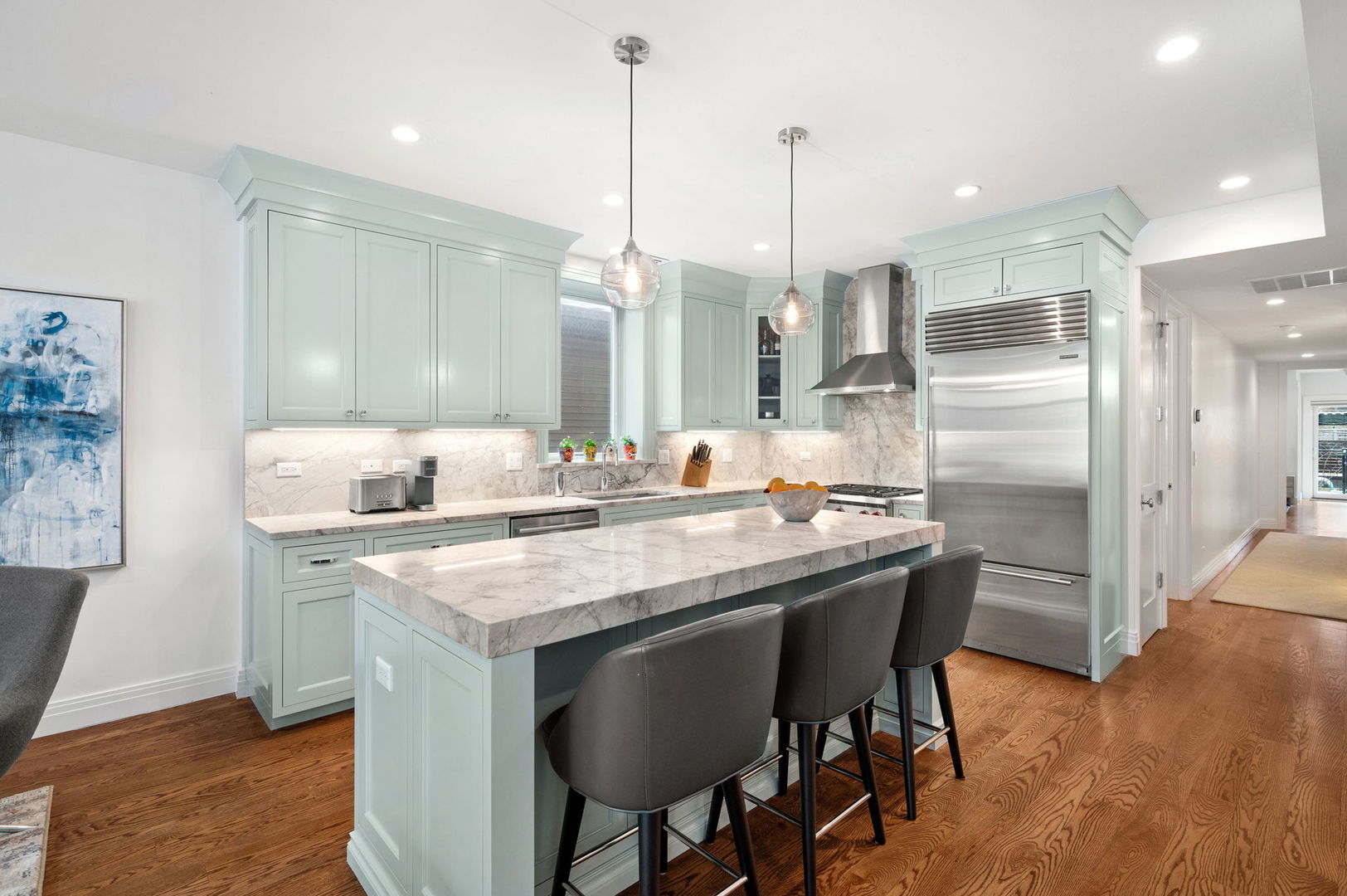 3048 N Sheffield Avenue Unit: 2
