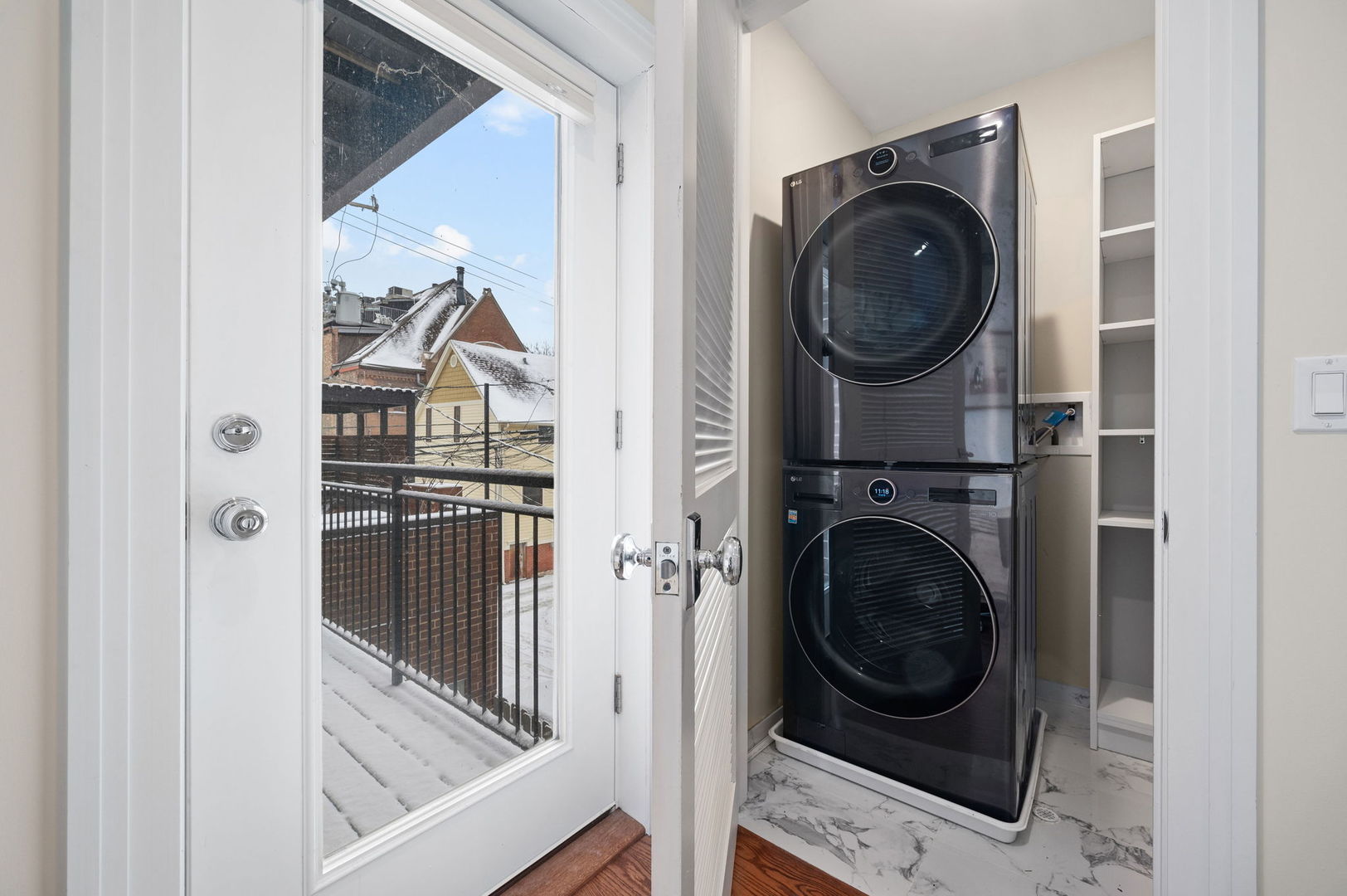 3048 N Sheffield Avenue Unit: 2
