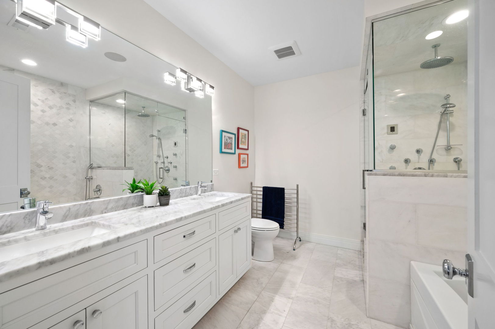3048 N Sheffield Avenue Unit: 2