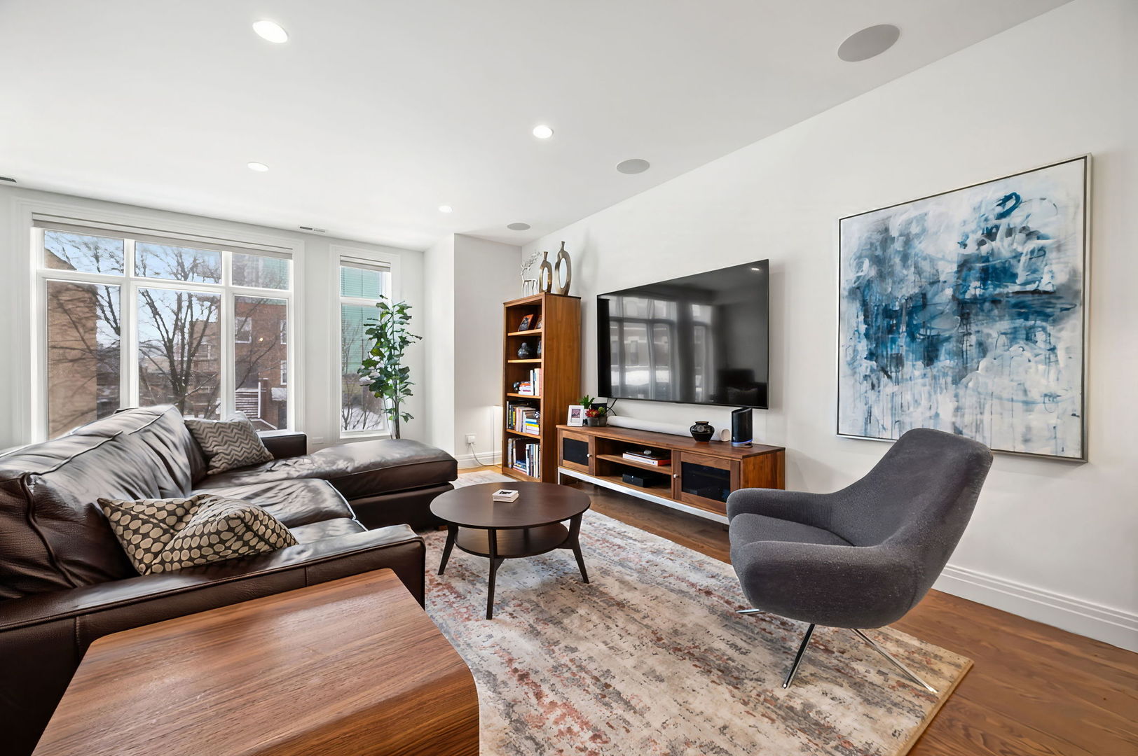 3048 N Sheffield Avenue Unit: 2