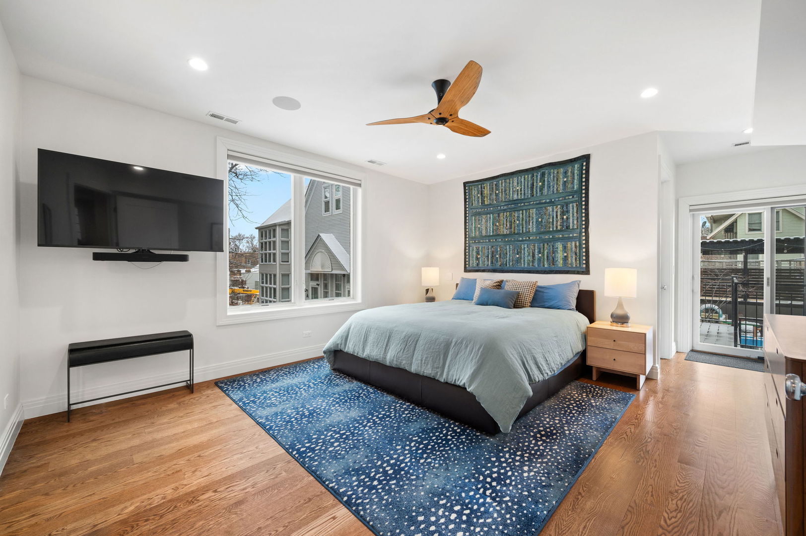 3048 N Sheffield Avenue Unit: 2