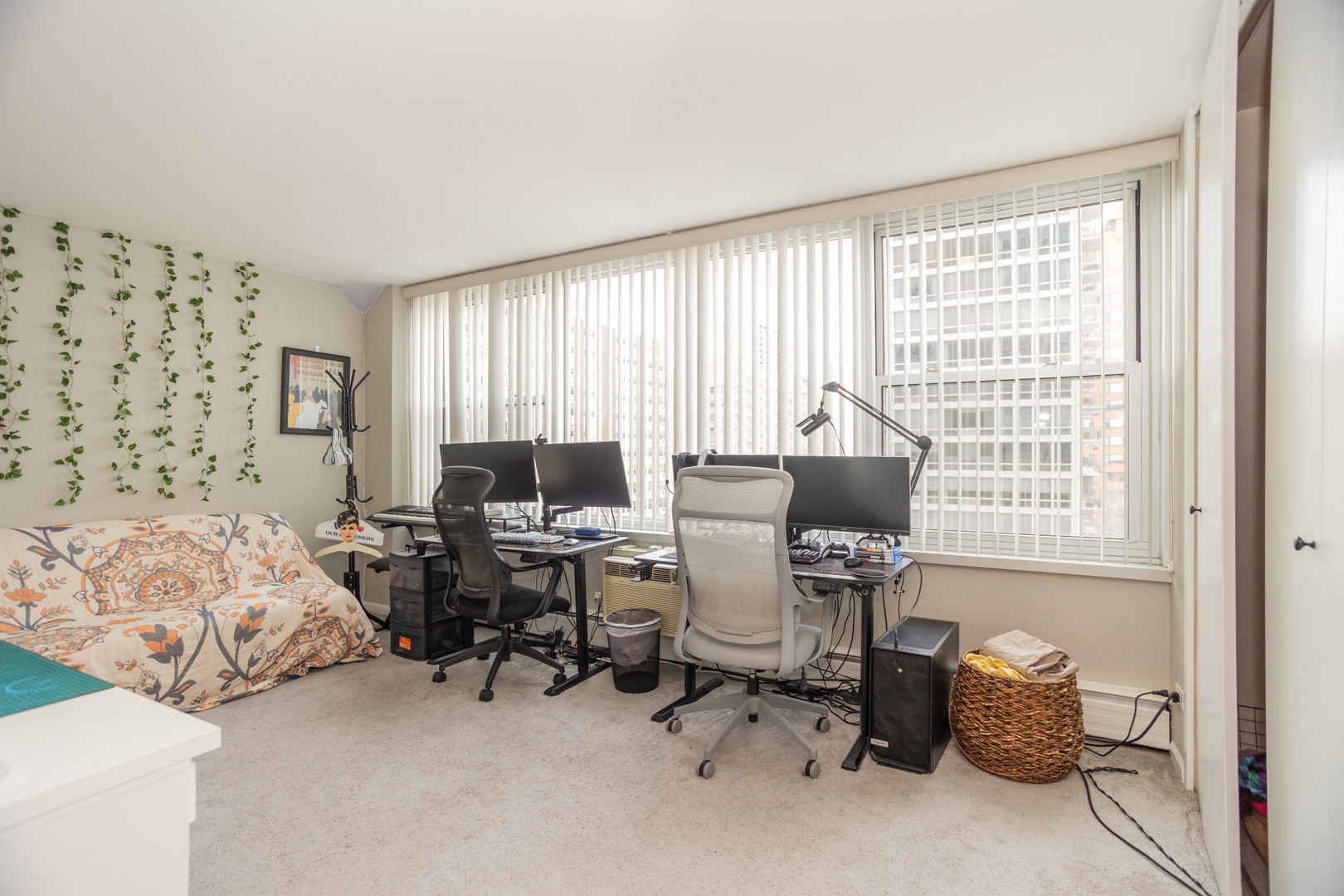 336 W Wellington Avenue Unit: 904