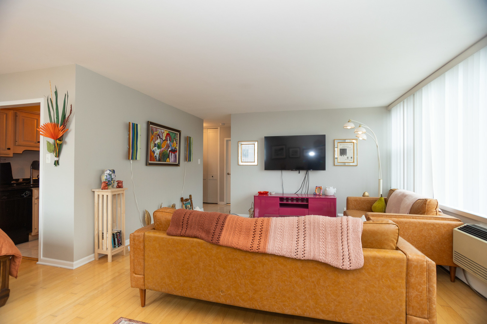 336 W Wellington Avenue Unit: 904