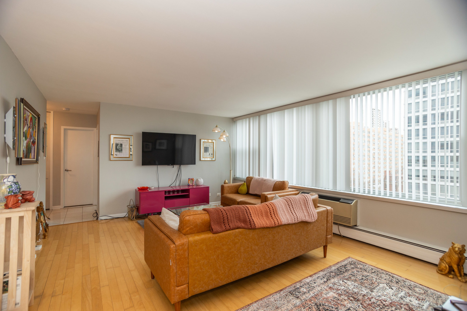 336 W Wellington Avenue Unit: 904