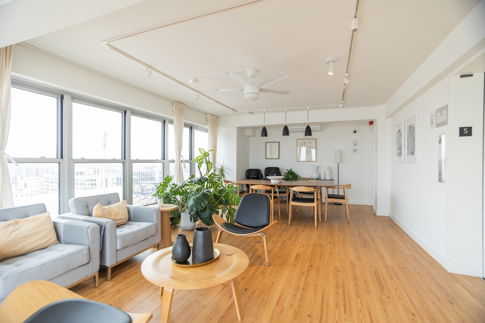 336 W Wellington Avenue Unit: 904