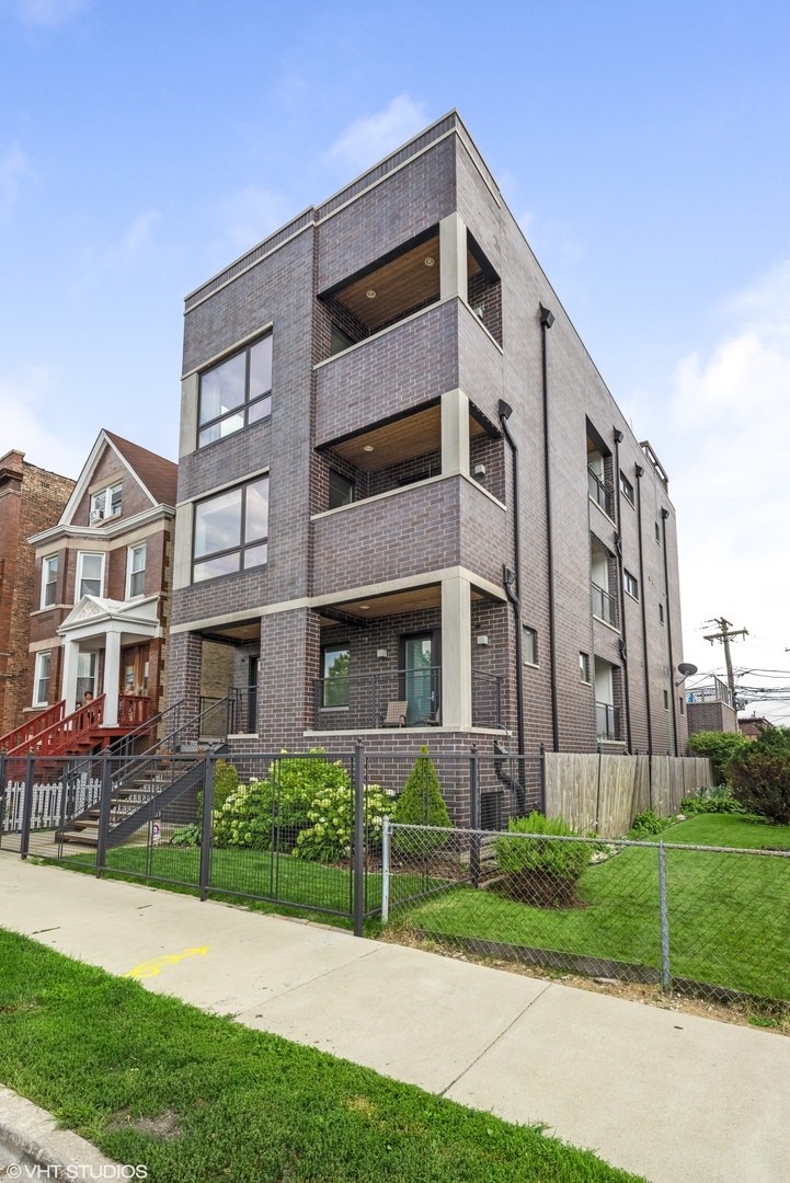 1543 W Diversey Parkway Unit: 3