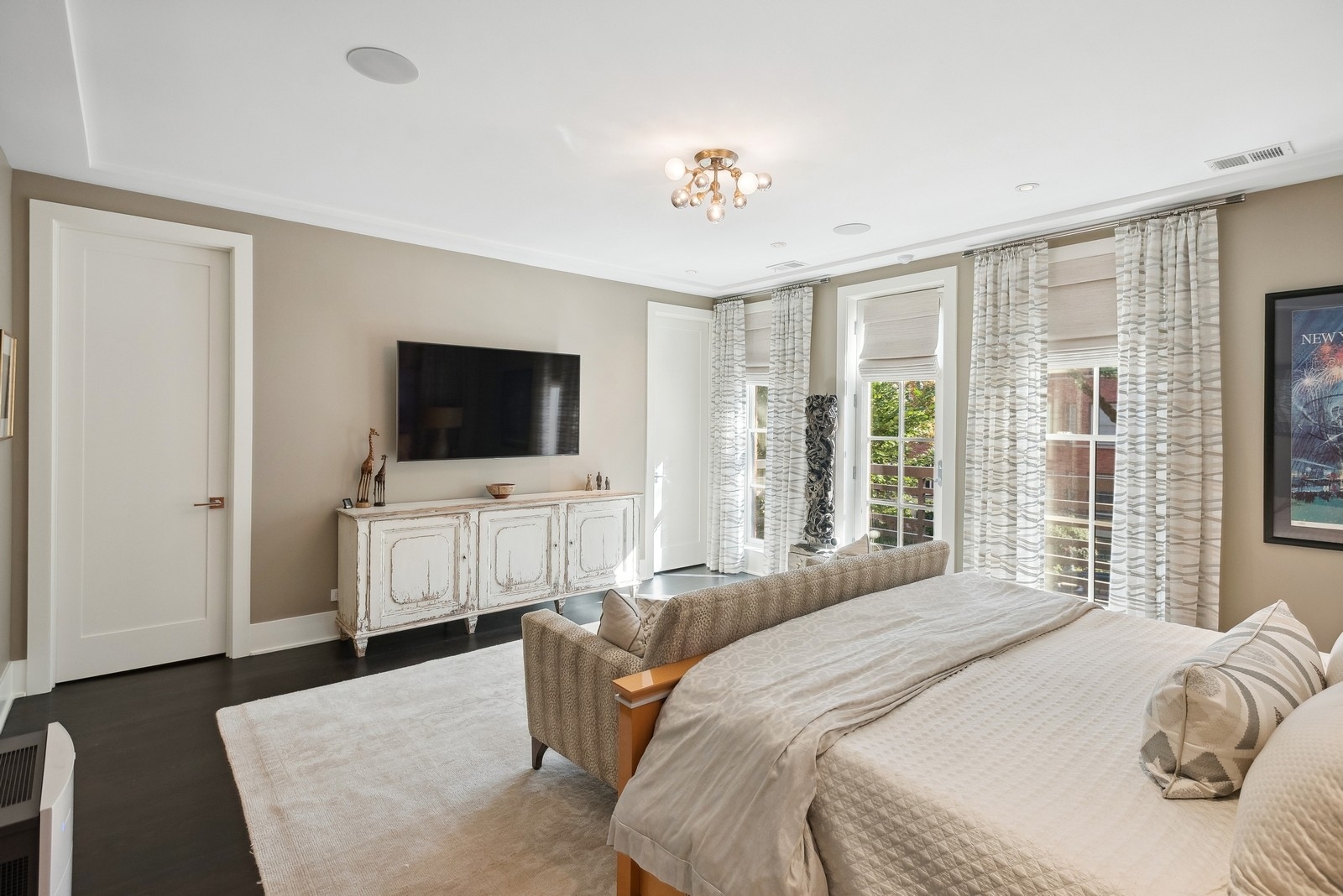 3438 N Elaine Place Unit: 3