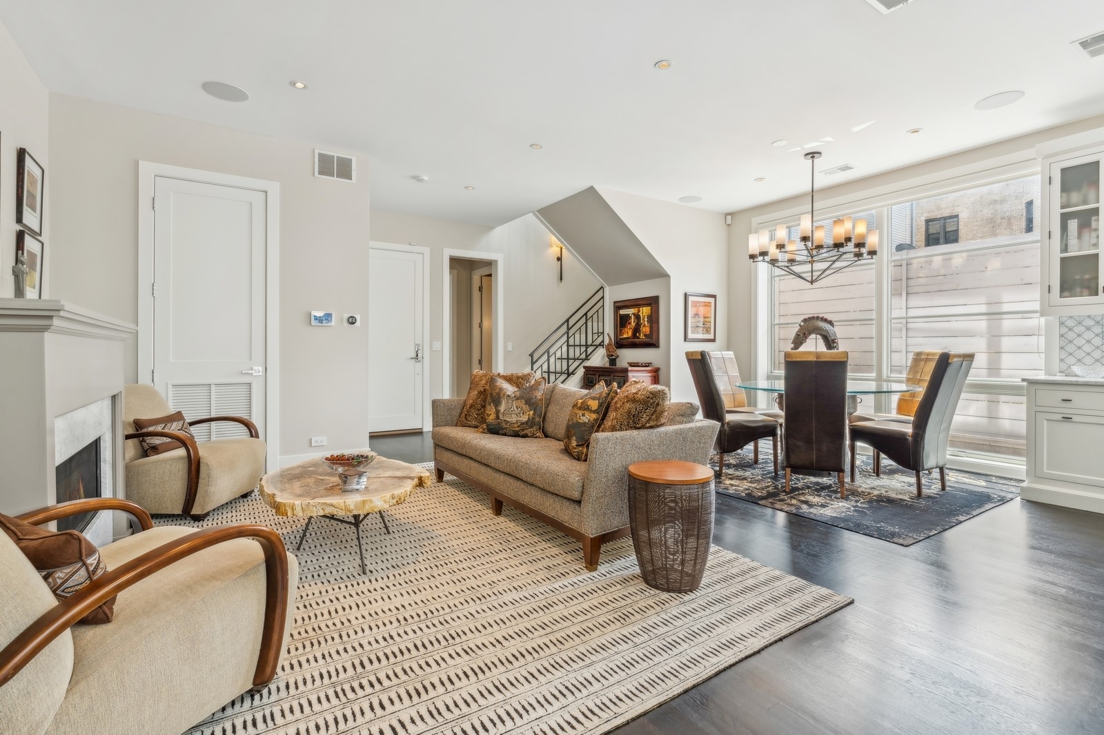 3438 N Elaine Place Unit: 3