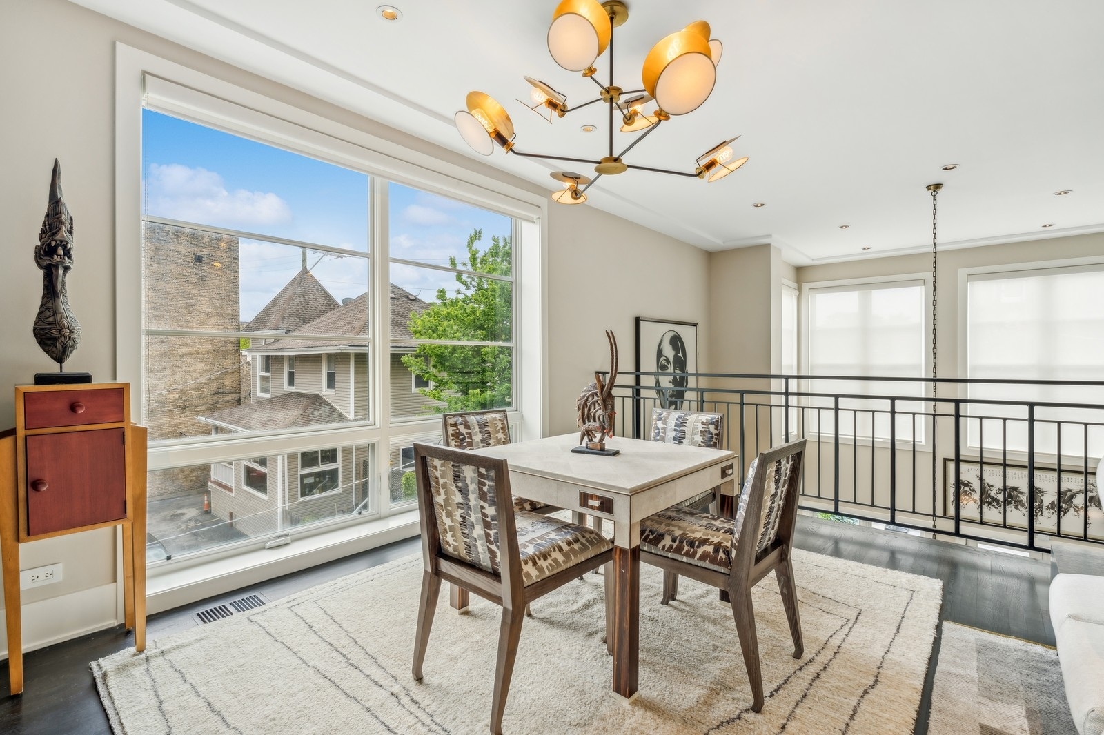 3438 N Elaine Place Unit: 3