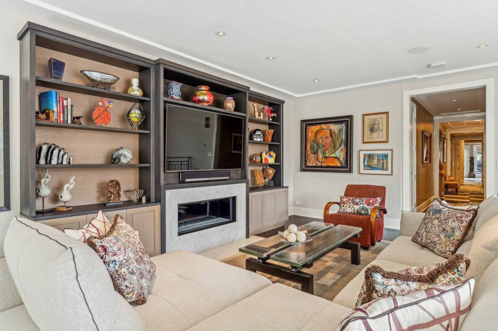 3438 N Elaine Place Unit: 3