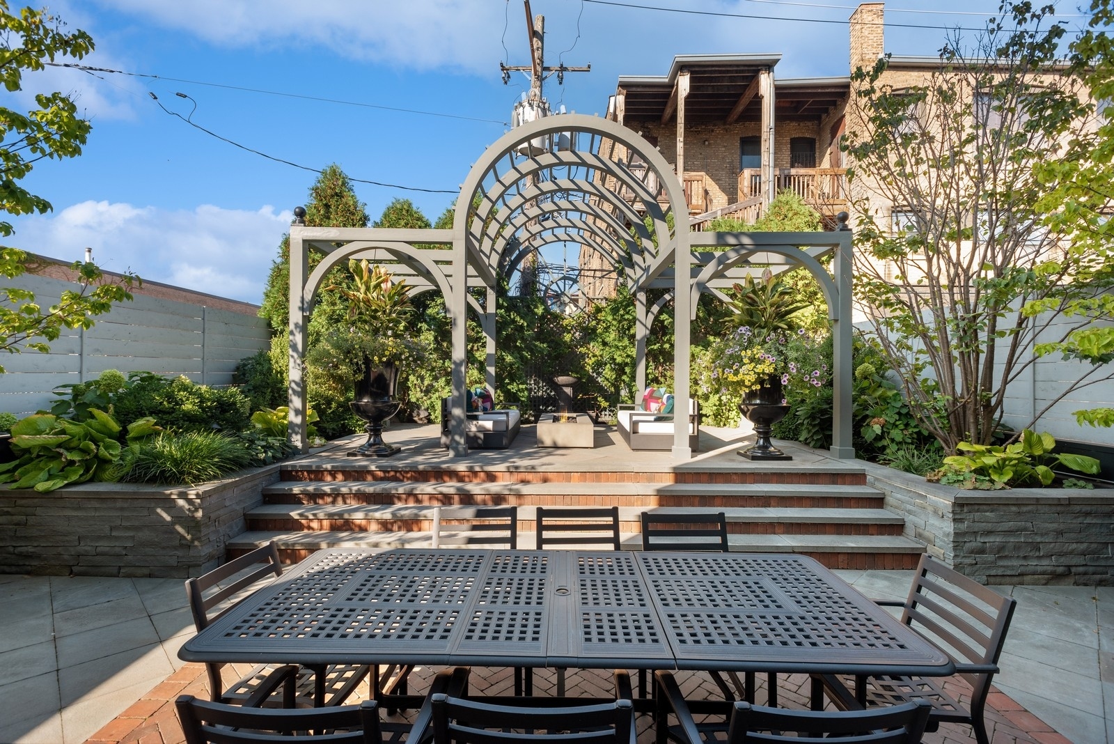 3438 N Elaine Place Unit: 3