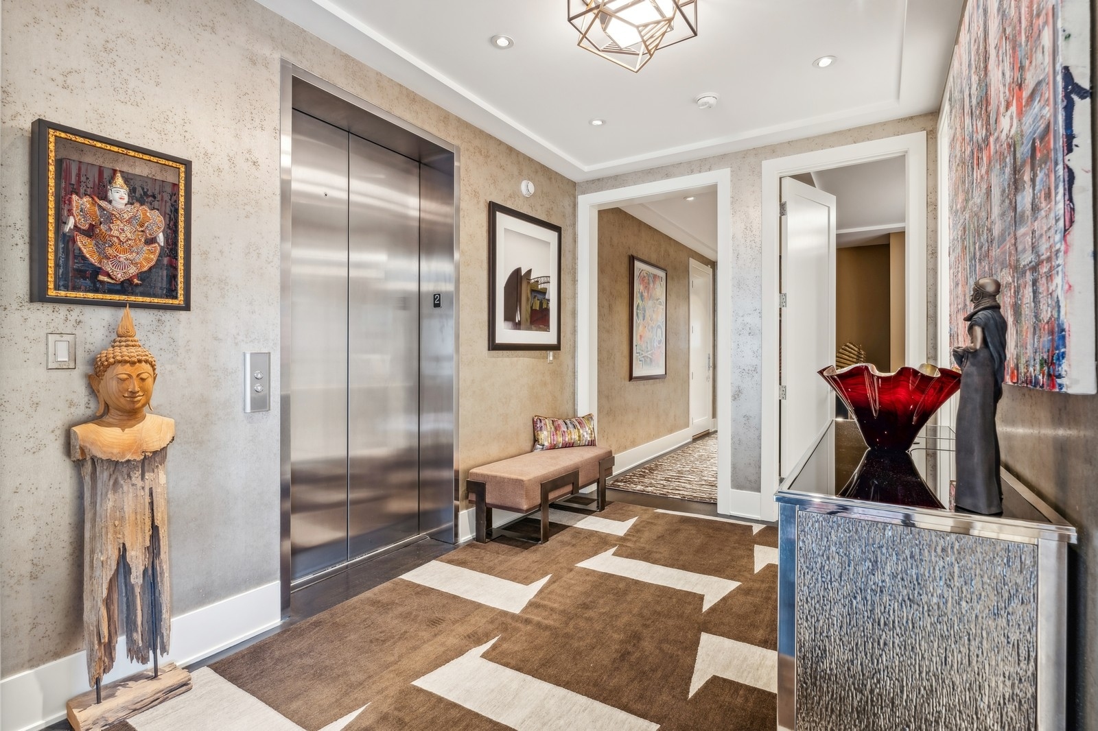 3438 N Elaine Place Unit: 3
