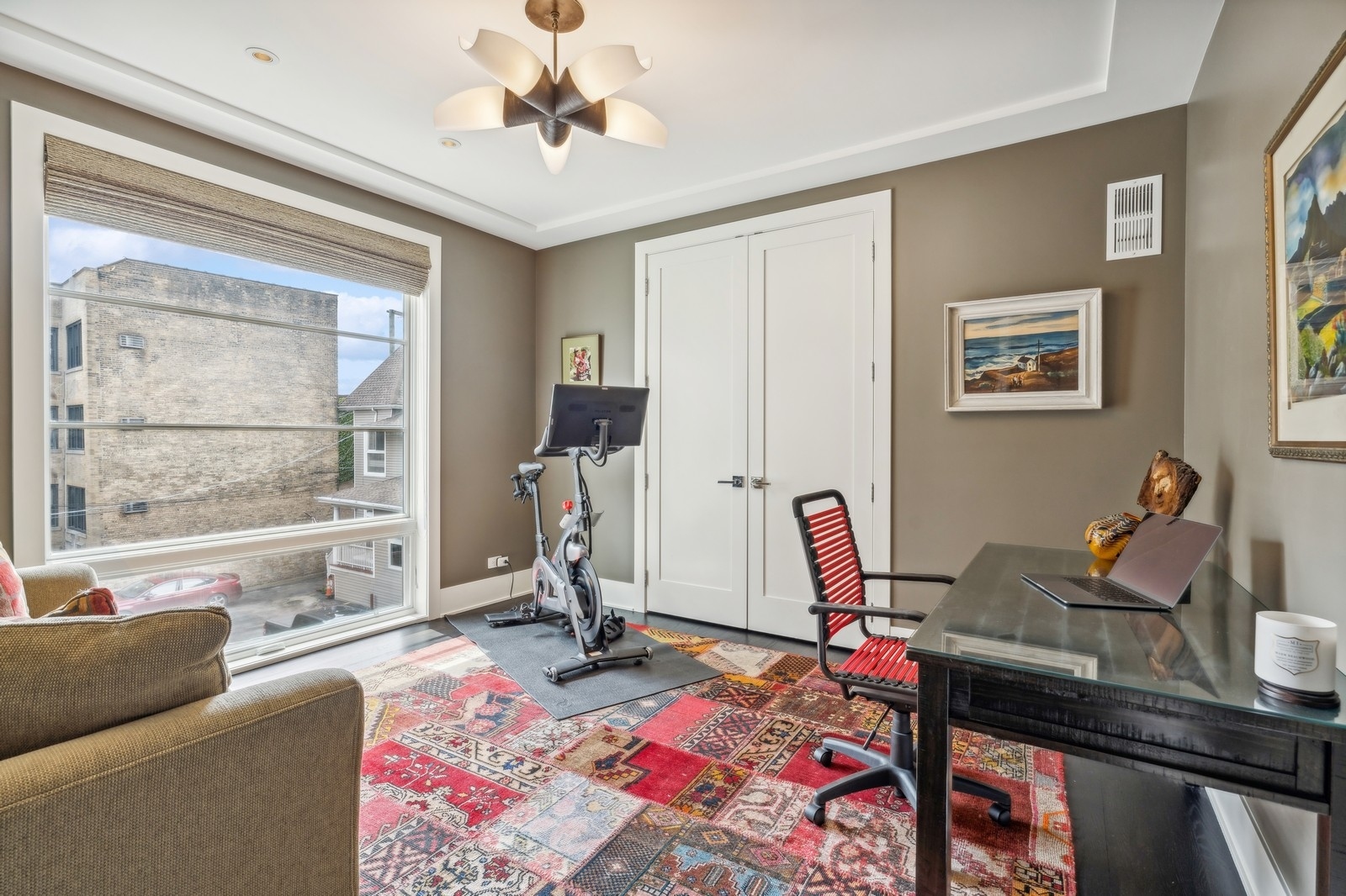 3438 N Elaine Place Unit: 3