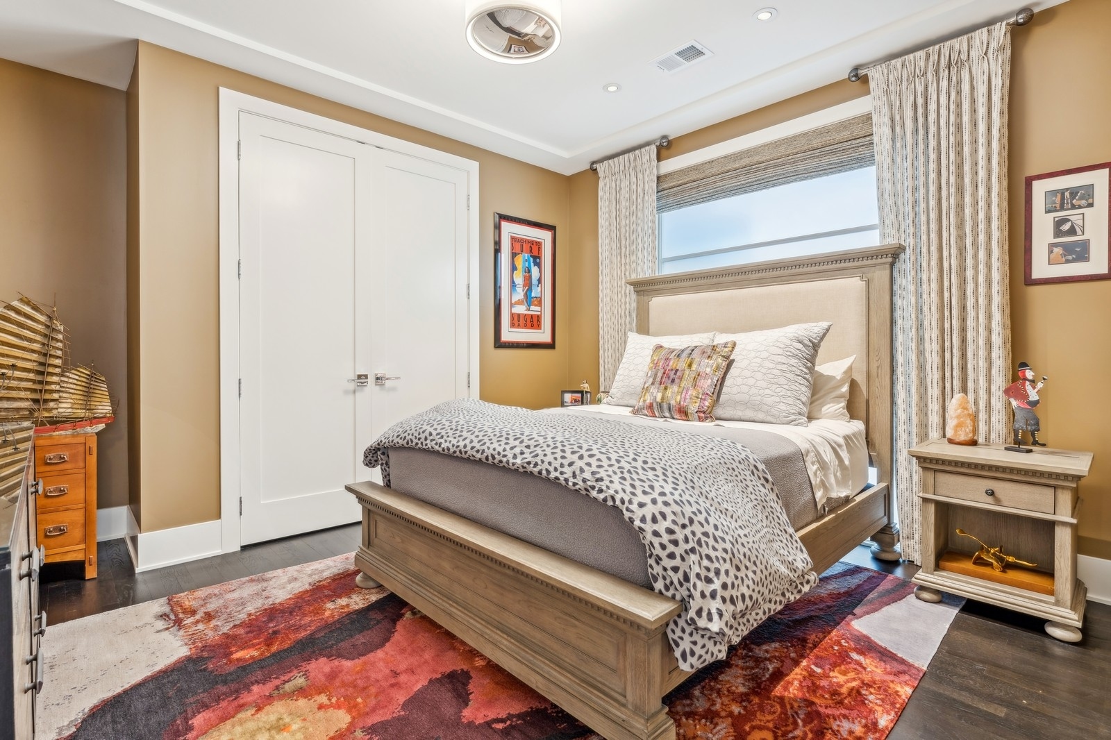 3438 N Elaine Place Unit: 3
