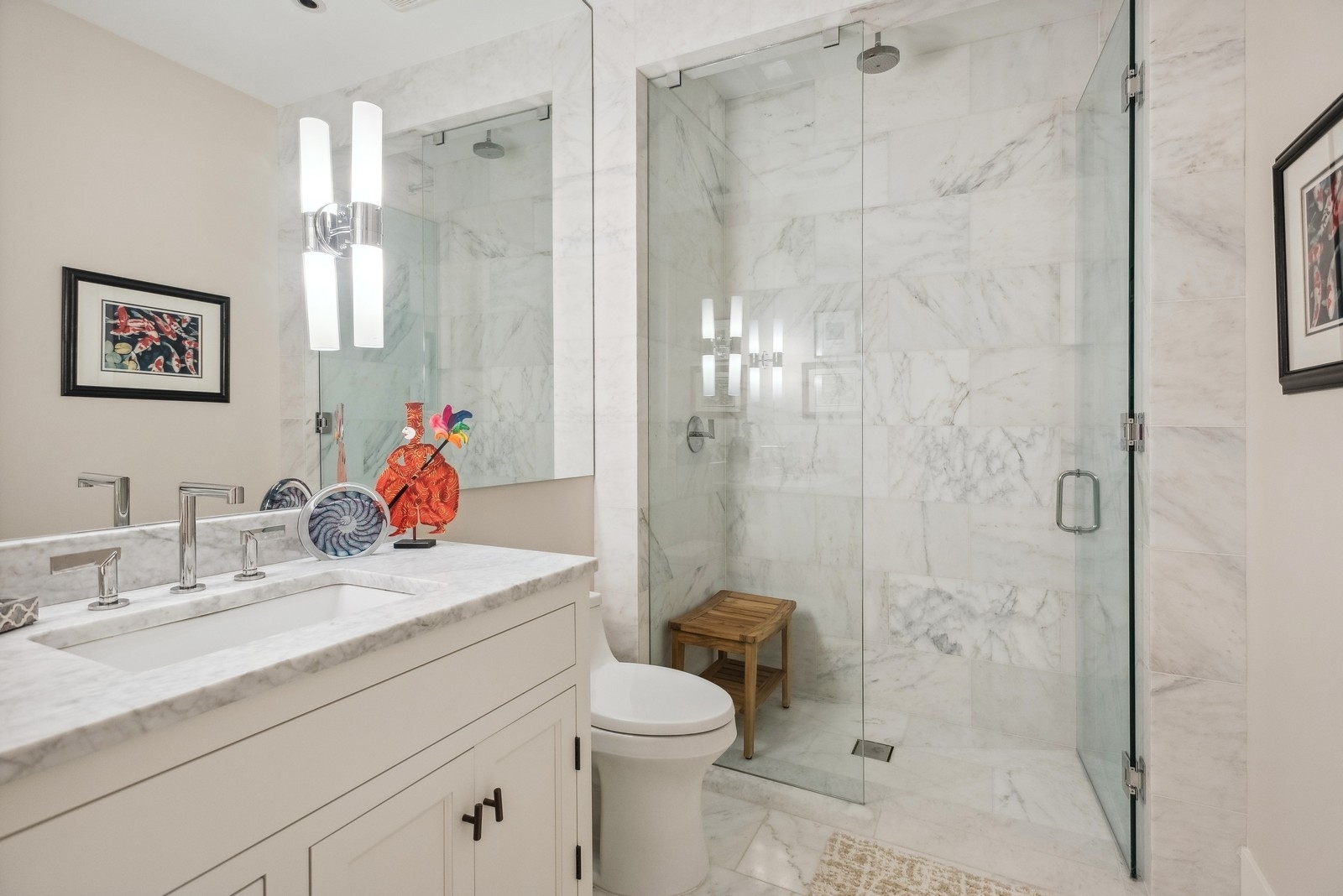 3438 N Elaine Place Unit: 3