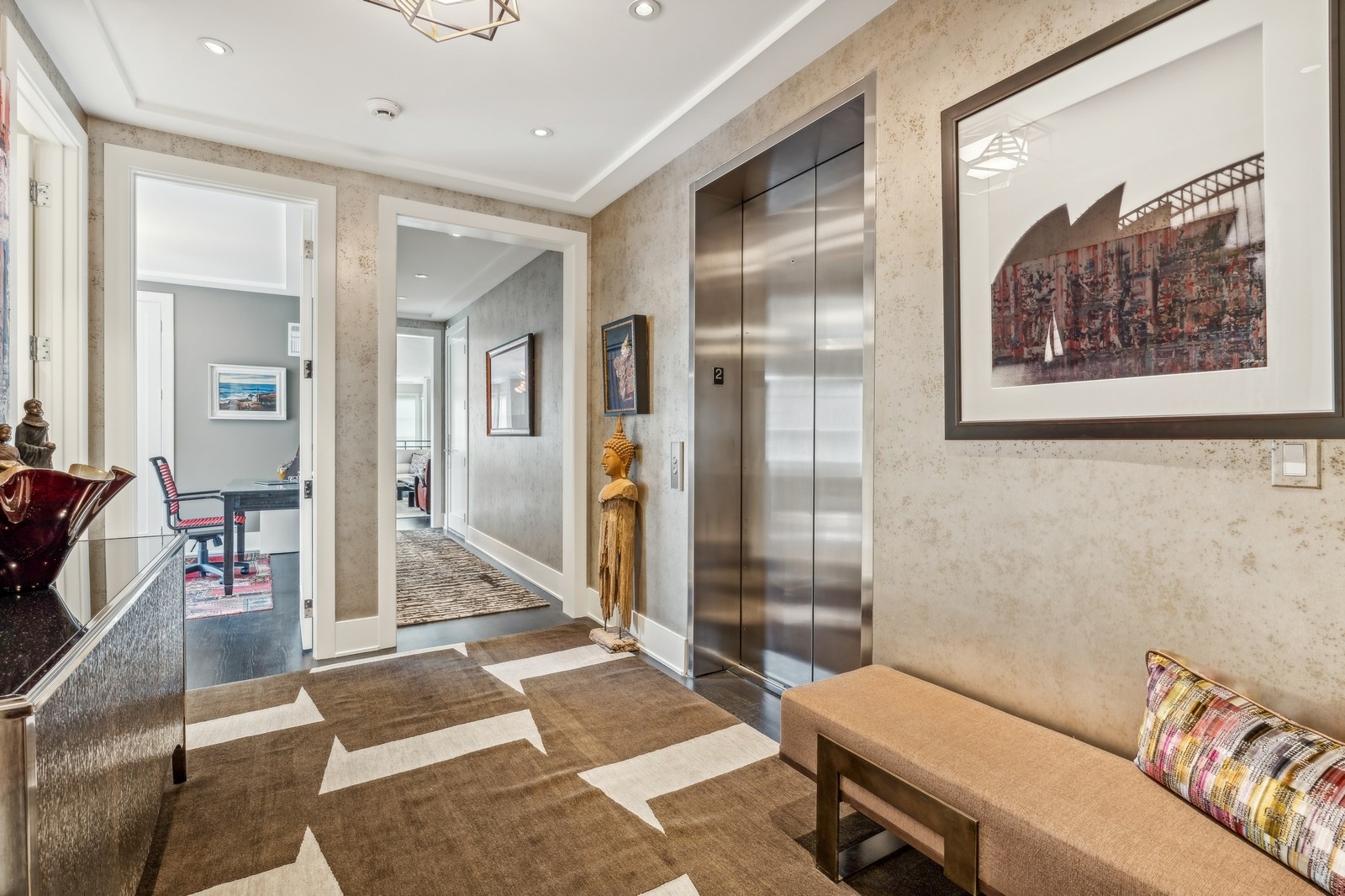 3438 N Elaine Place Unit: 3