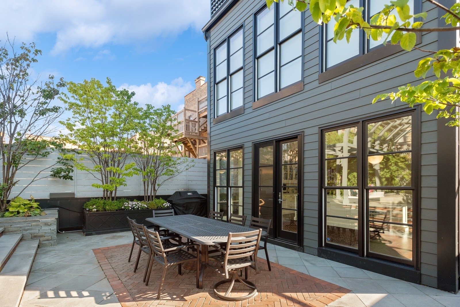 3438 N Elaine Place Unit: 3