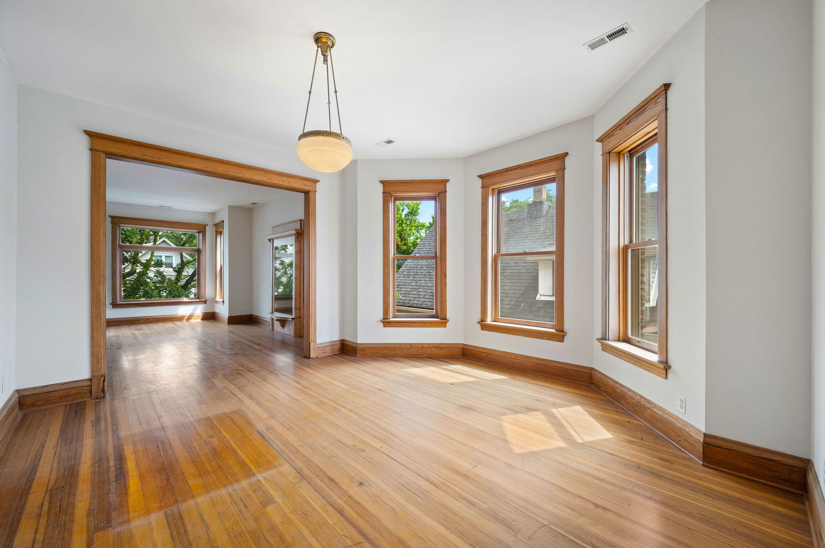 1415 W George Street