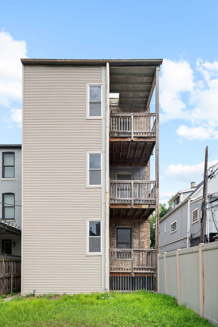 1415 W George Street
