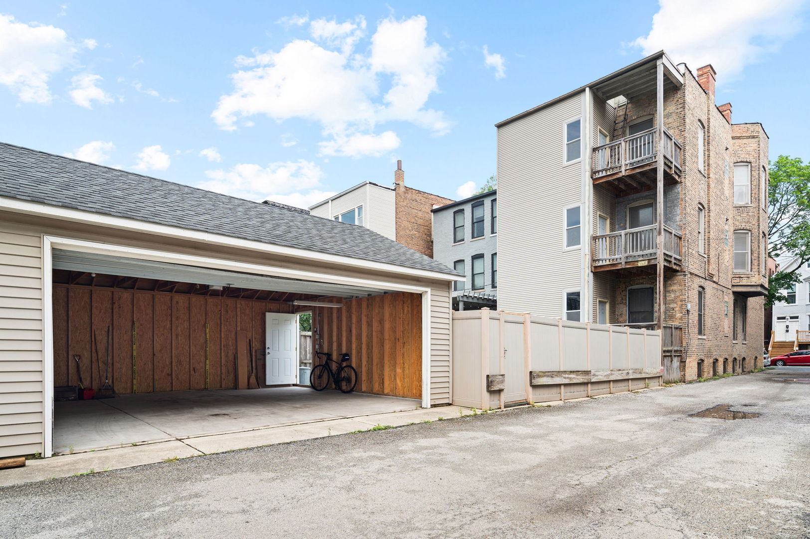 1415 W George Street
