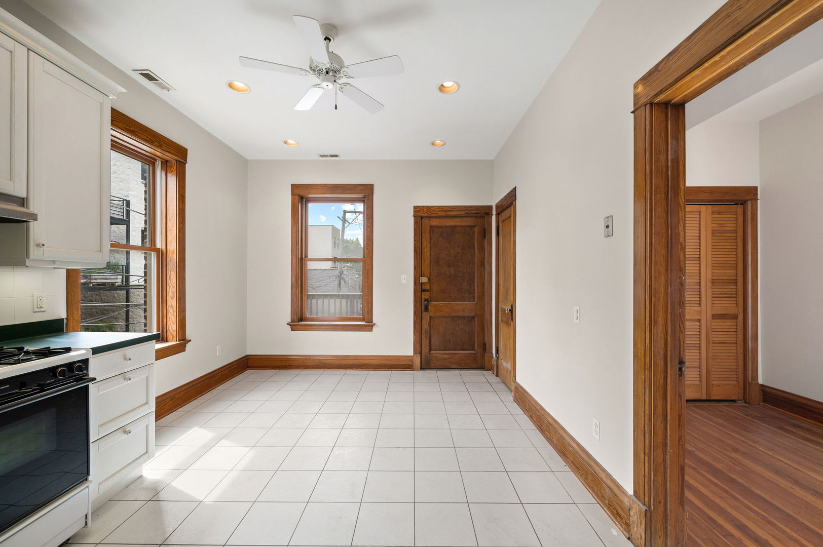 1415 W George Street