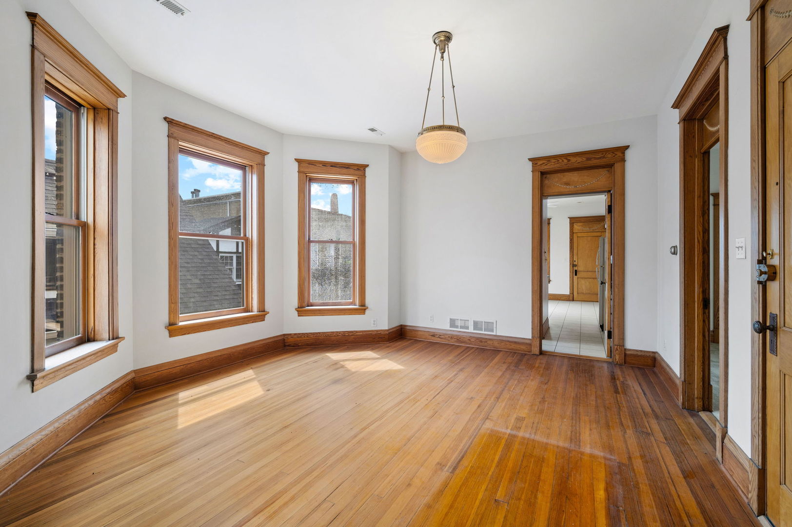 1415 W George Street