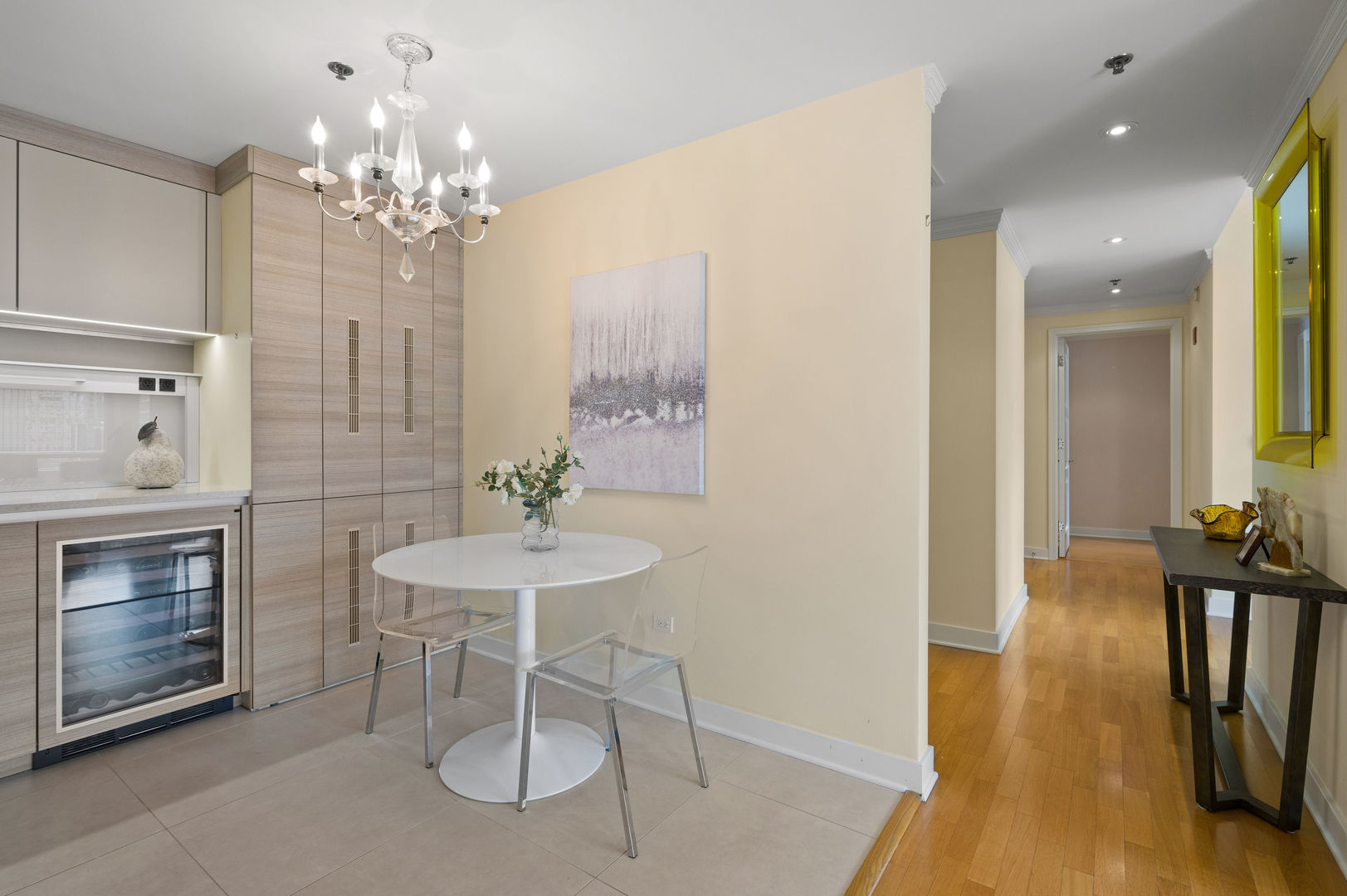 250 E Pearson Street Unit: 1305