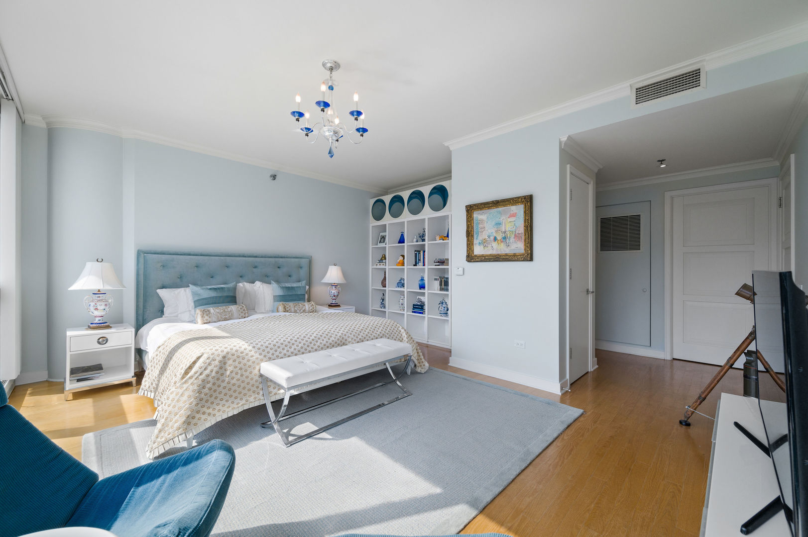 250 E Pearson Street Unit: 1305