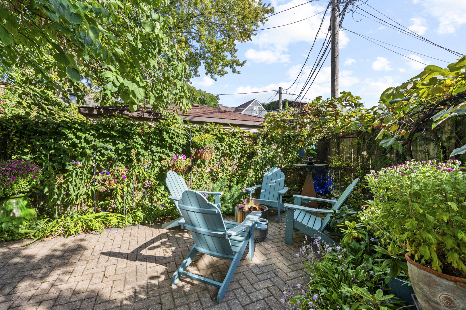 1319 W Ardmore Avenue Unit: 2E