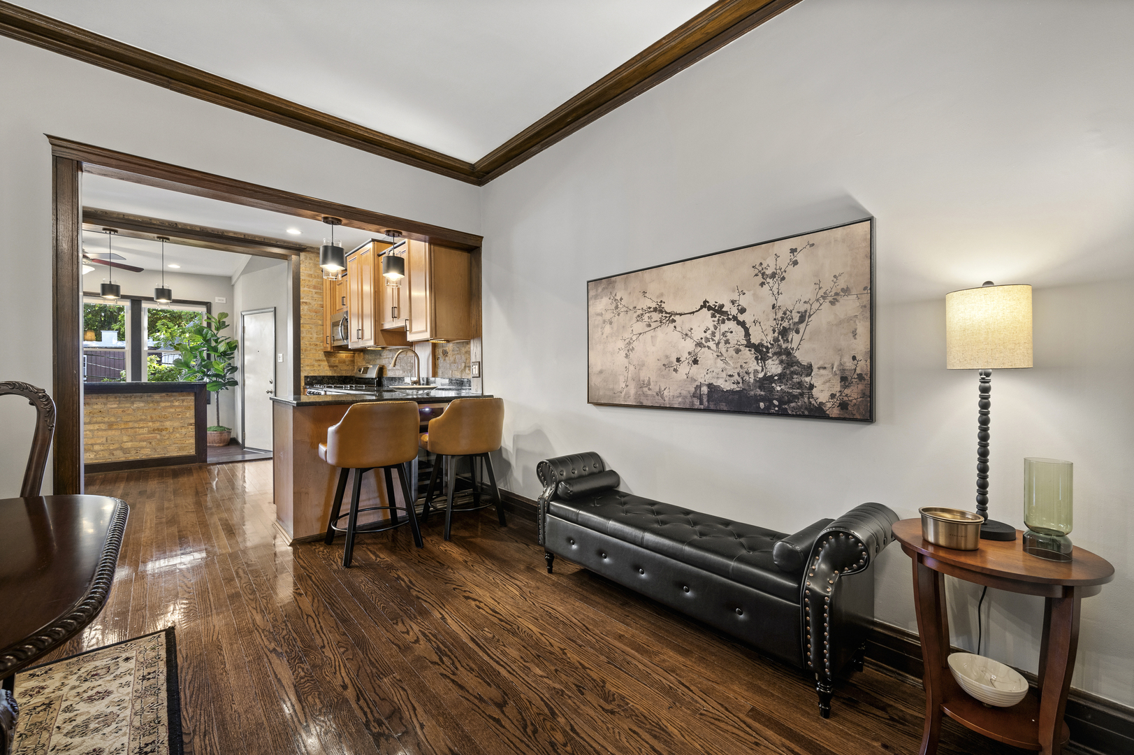1319 W Ardmore Avenue Unit: 2E