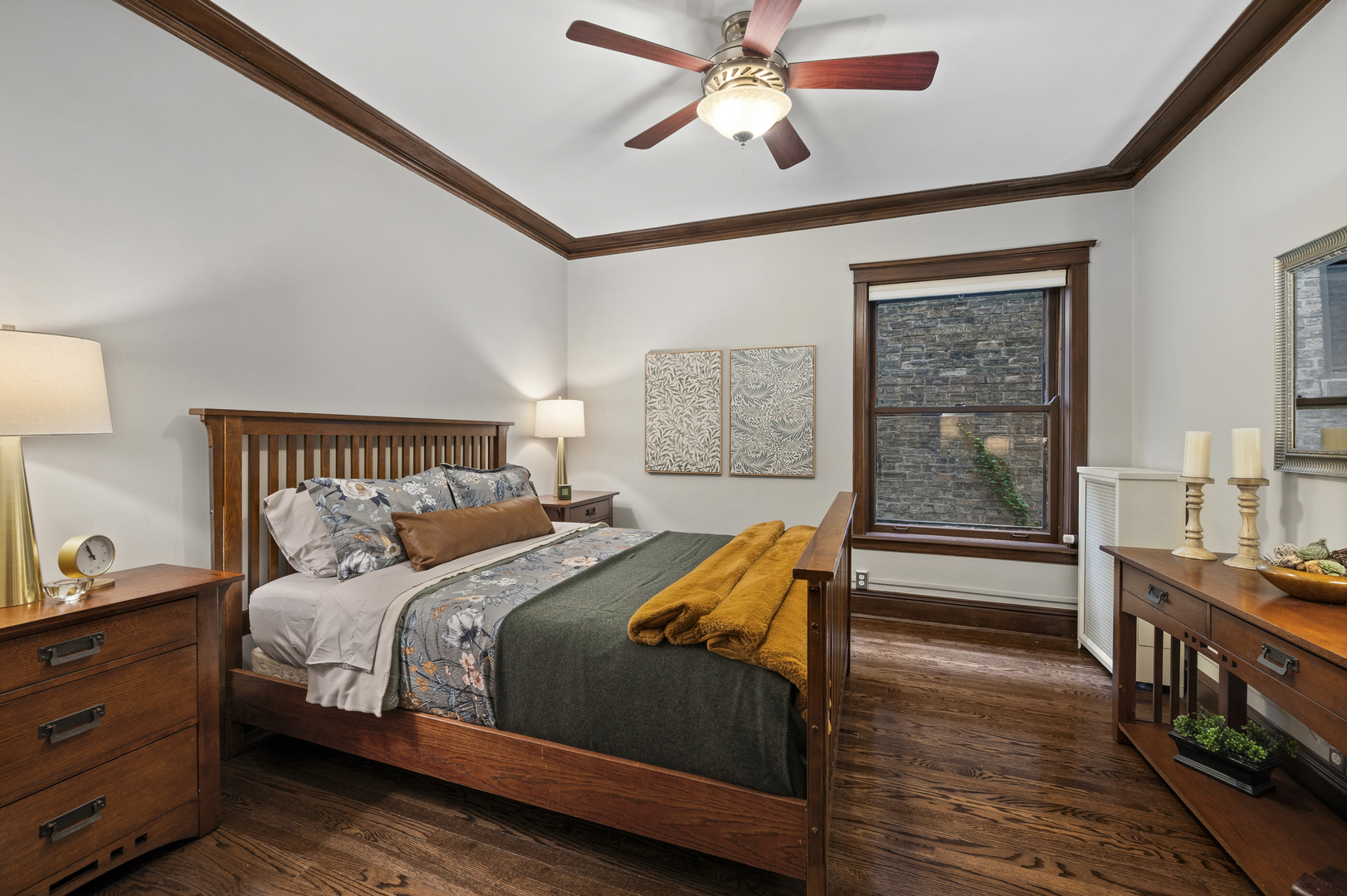 1319 W Ardmore Avenue Unit: 2E