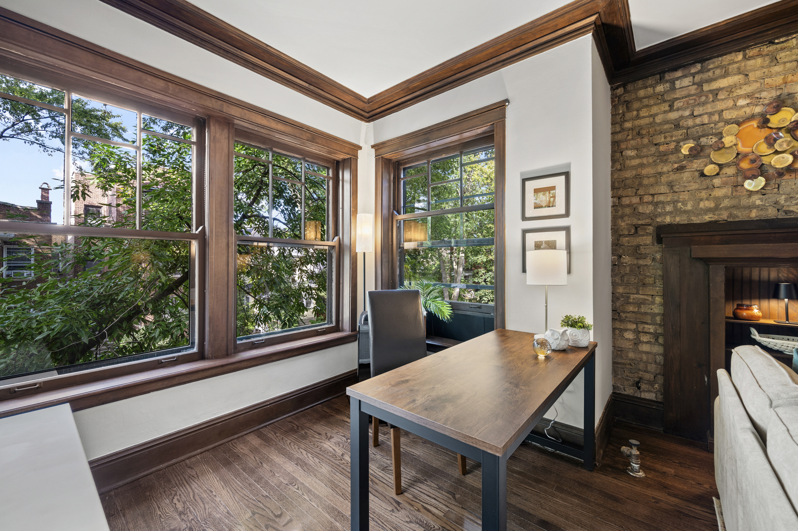 1319 W Ardmore Avenue Unit: 2E