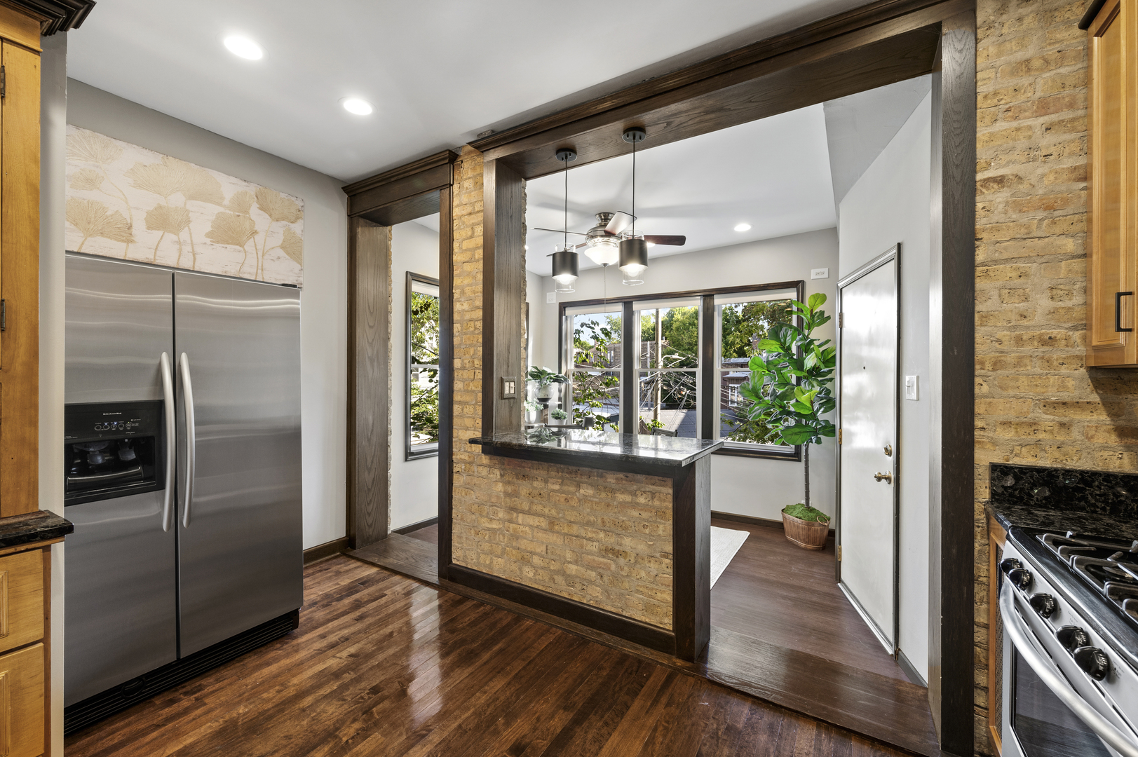 1319 W Ardmore Avenue Unit: 2E