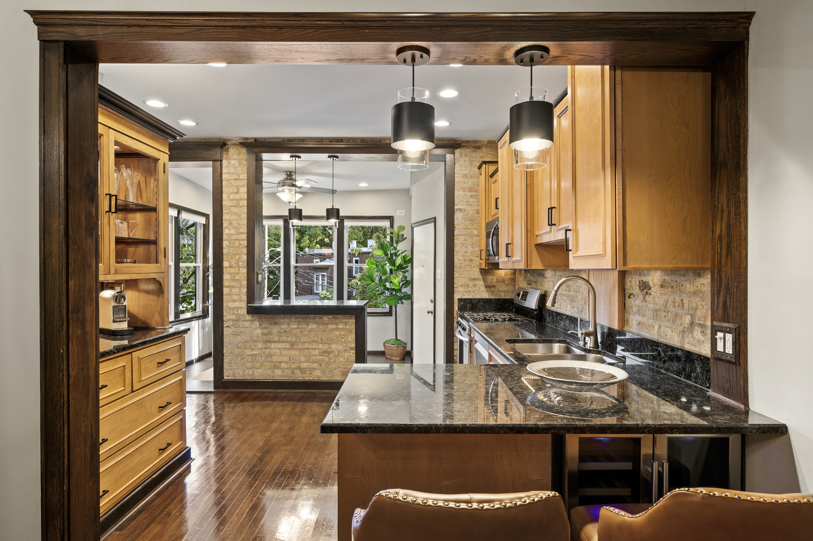 1319 W Ardmore Avenue Unit: 2E