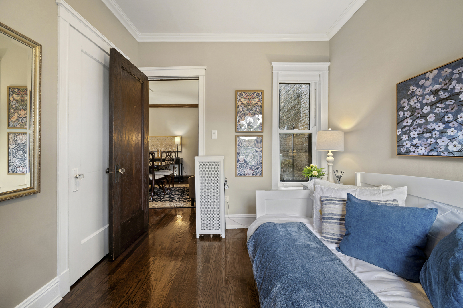 1319 W Ardmore Avenue Unit: 2E