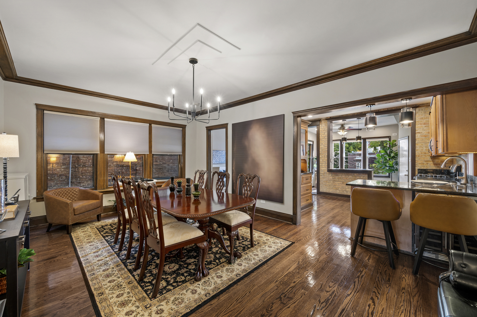 1319 W Ardmore Avenue Unit: 2E