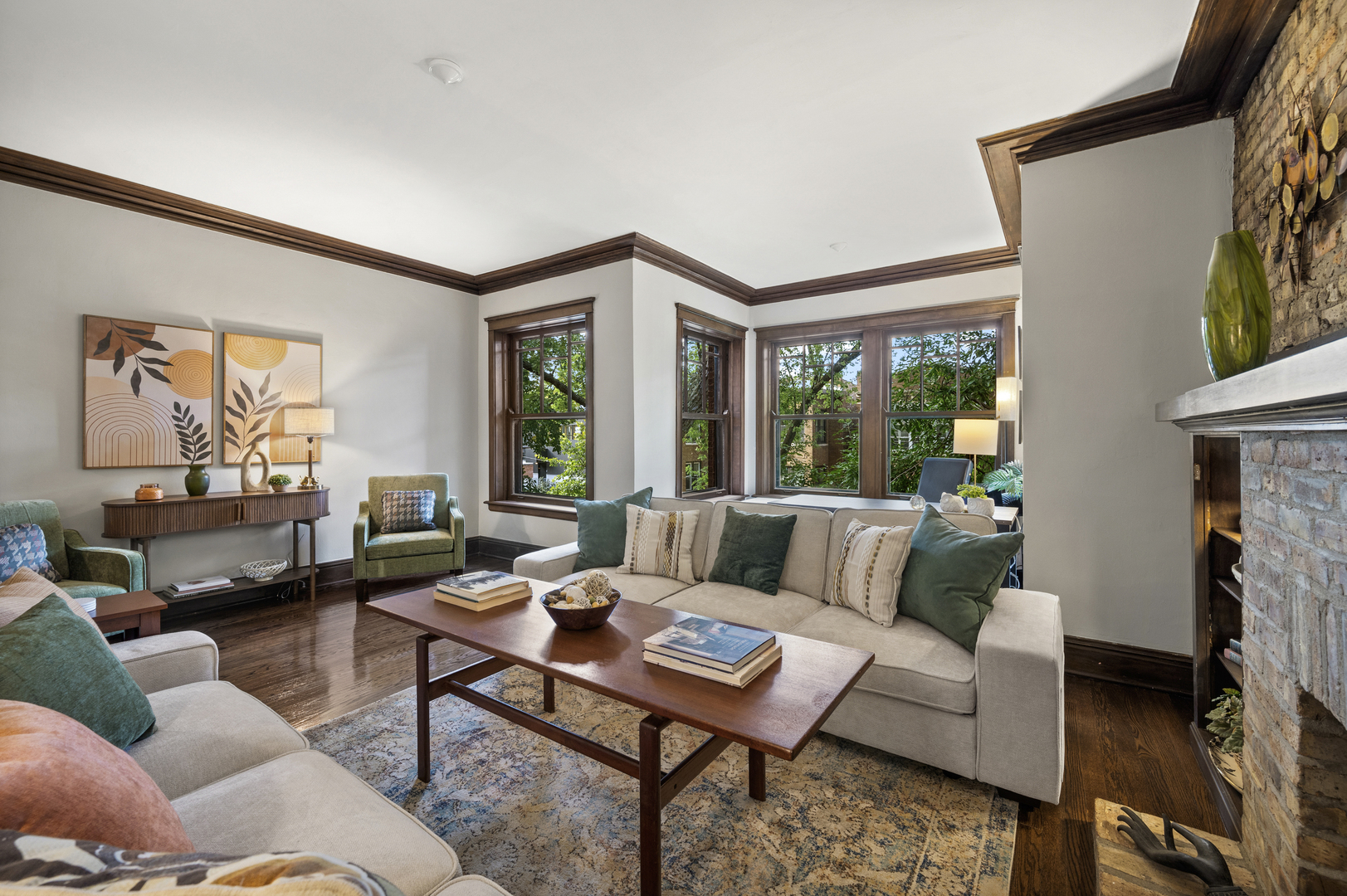 1319 W Ardmore Avenue Unit: 2E