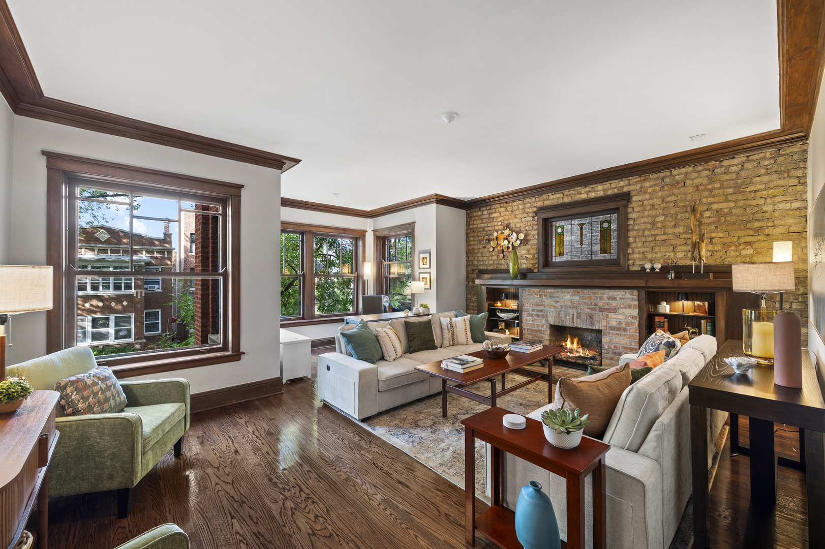 1319 W Ardmore Avenue Unit: 2E