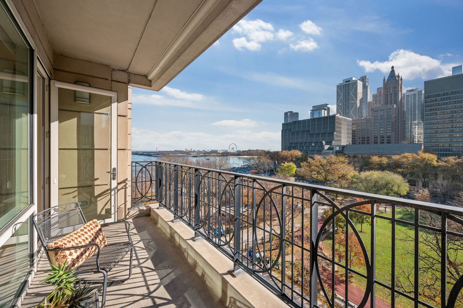 840 N LAKE SHORE Drive Unit: 603