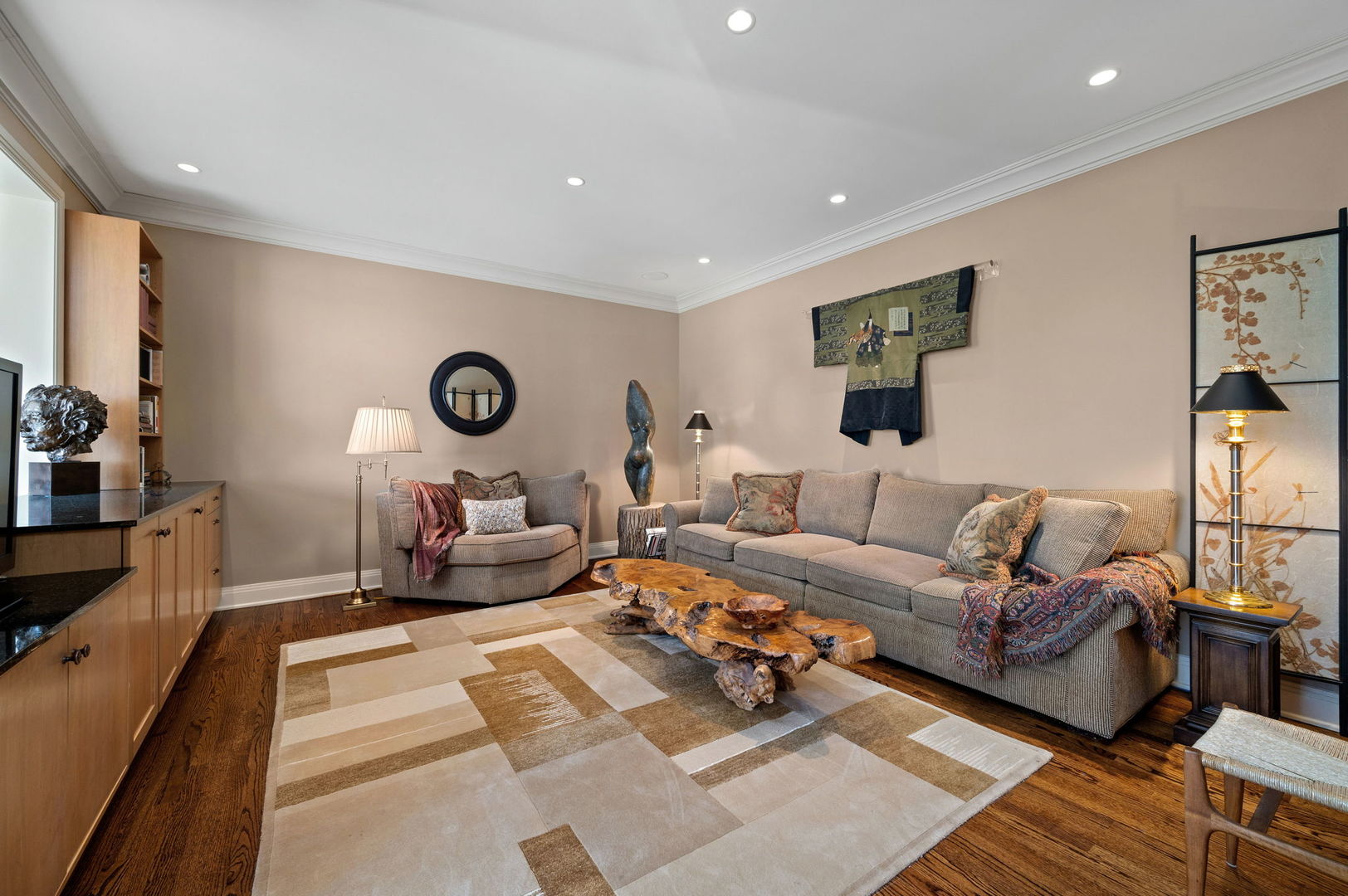 840 N LAKE SHORE Drive Unit: 603