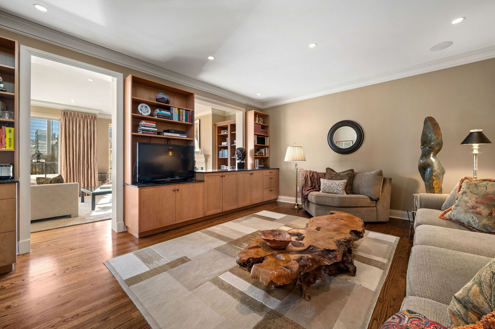 840 N LAKE SHORE Drive Unit: 603