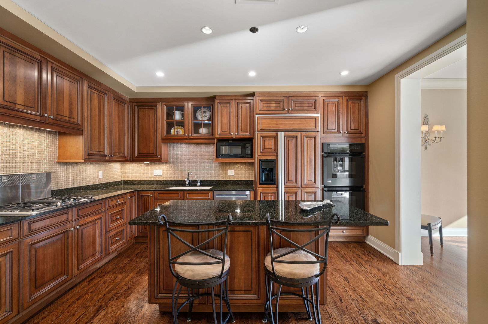 840 N LAKE SHORE Drive Unit: 603