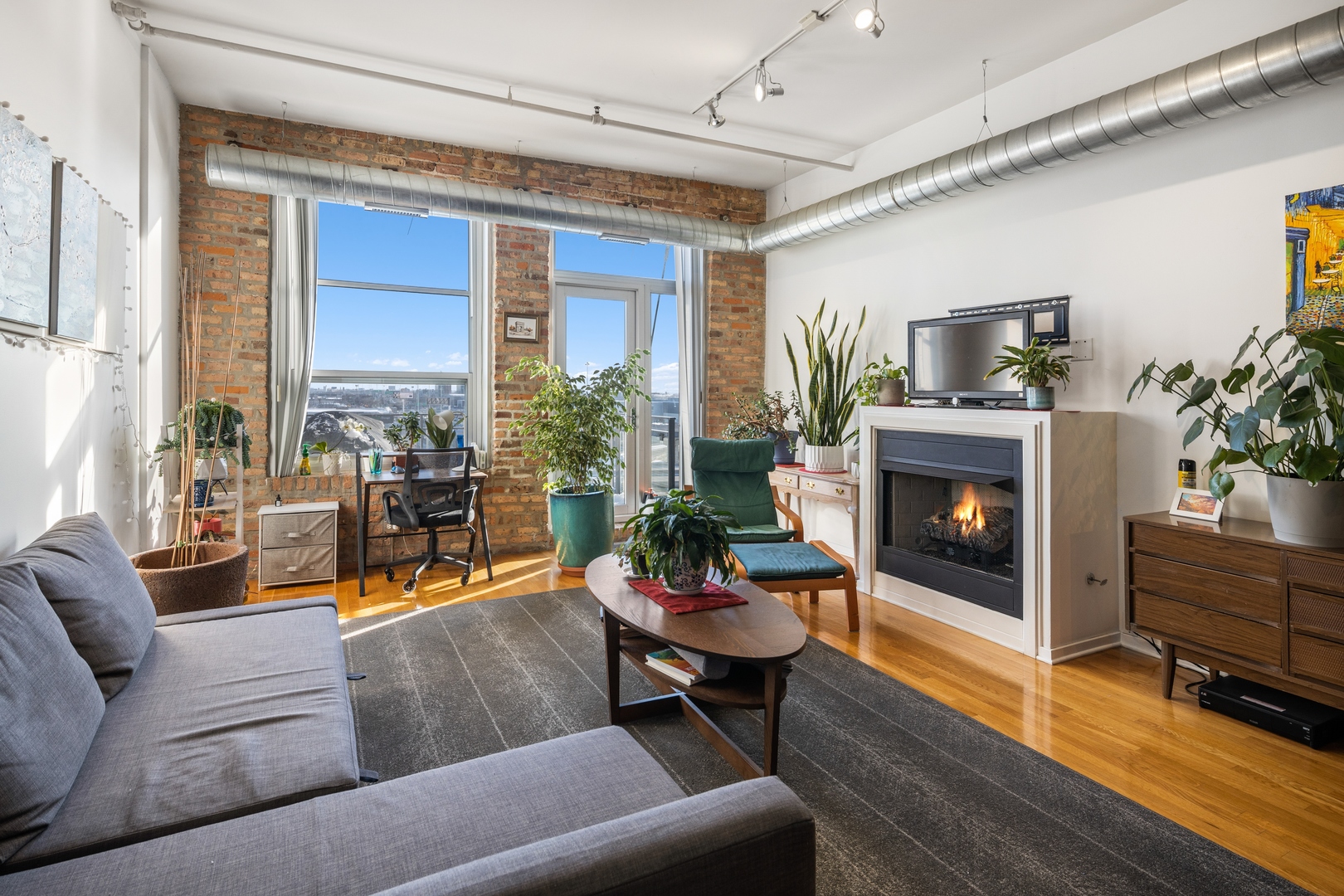 333 S Desplaines Street Unit: 711