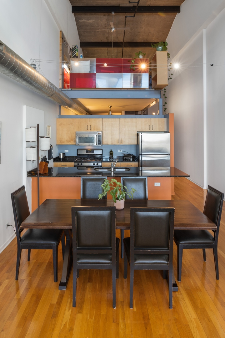 333 S Desplaines Street Unit: 711