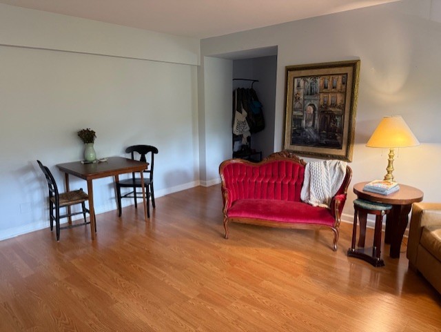 4950 N MARINE Drive Unit: 404